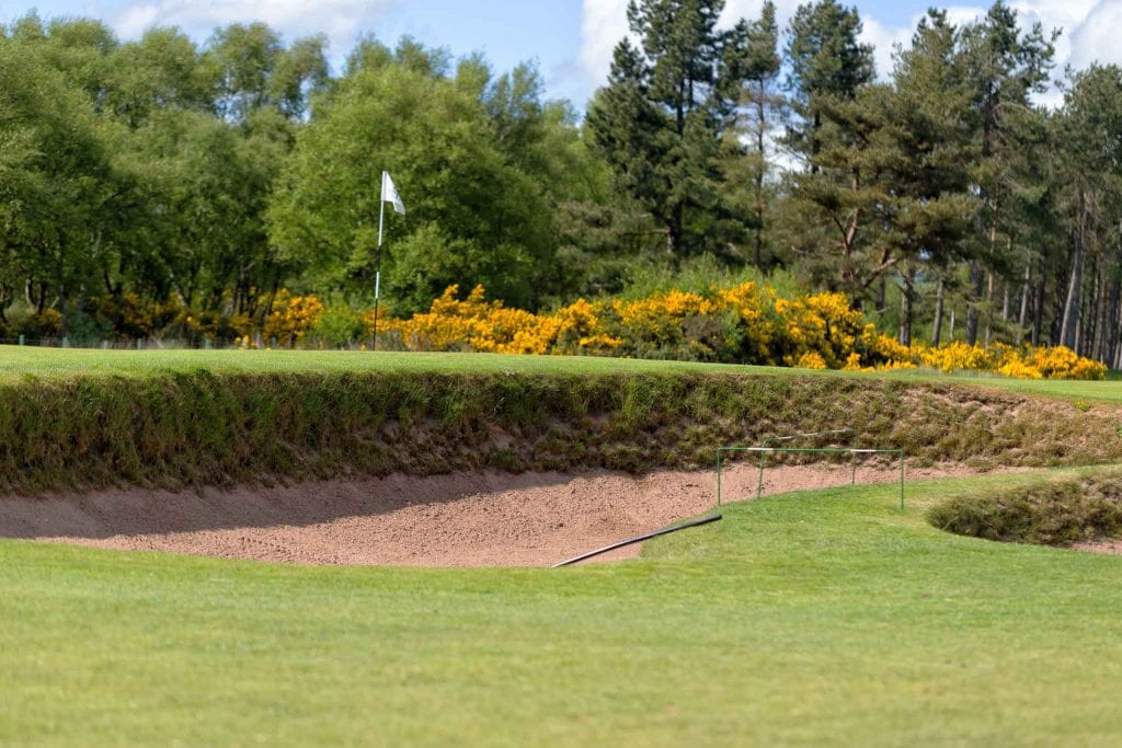 bunker-flag-golf-scotland